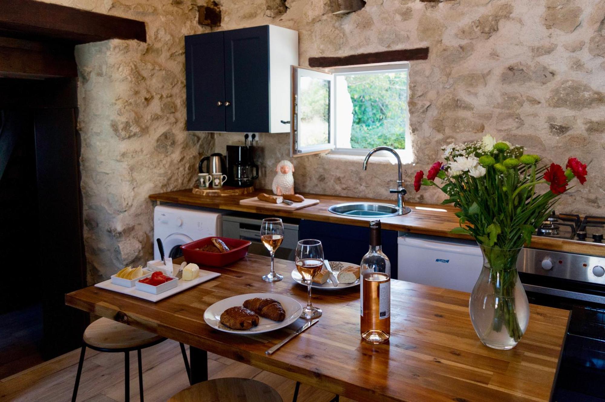 Petite Maison De Mouton Azat-le-Riz ภายนอก รูปภาพ